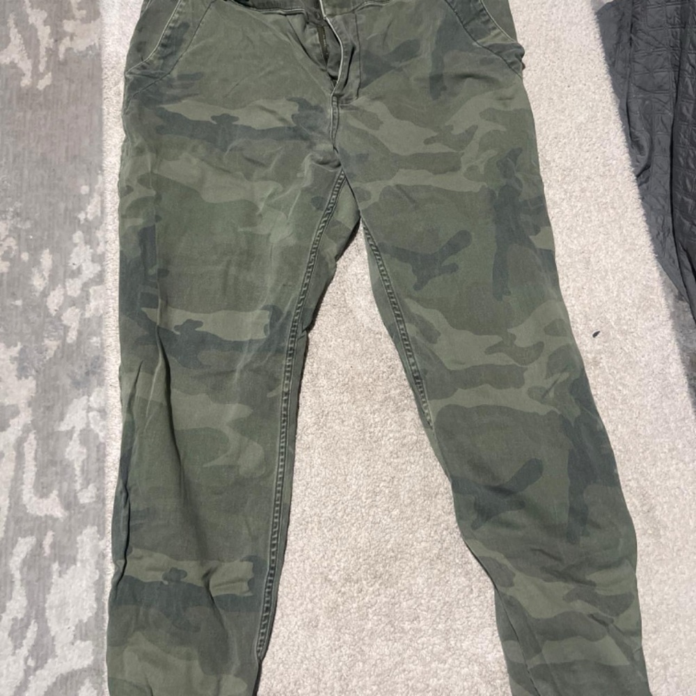 Hollister Olive High-Rise Joggers